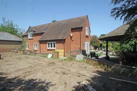 5 bedroom Detached house for sale in Holdenhurst Village Road, Bournemouth