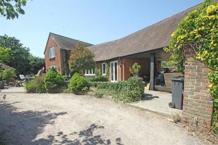 5 bedroom Detached house for sale in Holdenhurst Village Road, Bournemouth