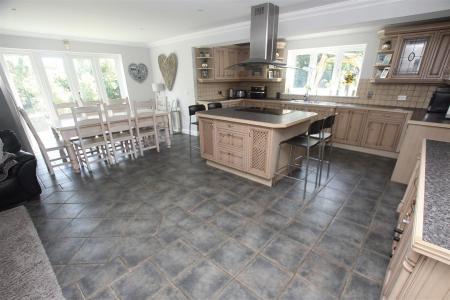 5 bedroom Detached house for sale in Holdenhurst Village Road, Bournemouth