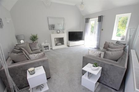 5 bedroom Detached house for sale in Holdenhurst Village Road, Bournemouth