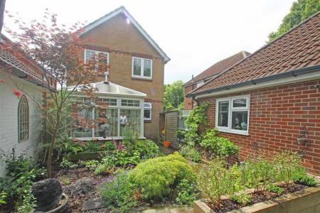 3 bedroom Detached house for sale in Chesilbourne Grove, Bournemouth