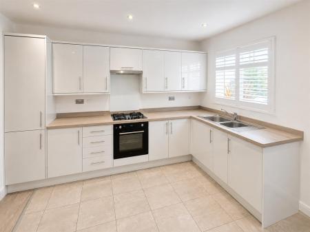 3 bedroom Terraced House to let in Herbert Avenue, Poole