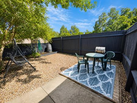 2 bedroom Maisonette to let in Waterloo Way, Ringwood
