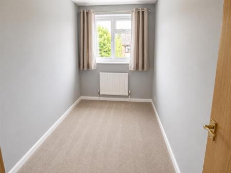 2 bedroom Maisonette to let in Waterloo Way, Ringwood
