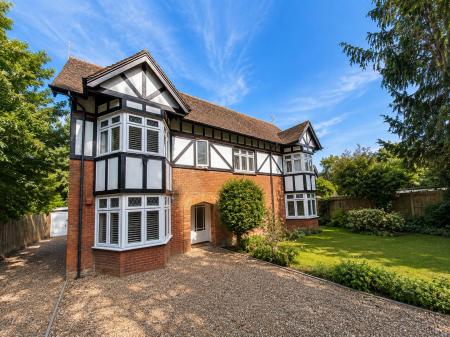 2 bedroom Apartment for sale in Derby Road, Bournemouth