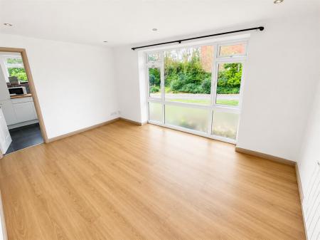 2 bedroom Flat to let in Richmond Park Road, Bournemouth