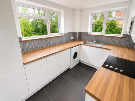 2 bedroom Flat to let in Richmond Park Road, Bournemouth