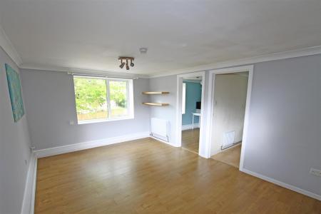 2 bedroom Flat to let in Dean Park Road, Bournemouth
