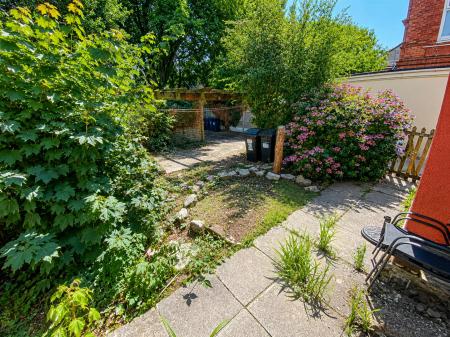 2 bedroom Flat to let in Florence Road, Bournemouth