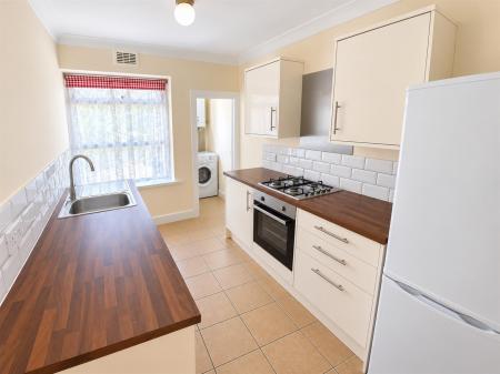 2 bedroom Flat to let in Florence Road, Bournemouth