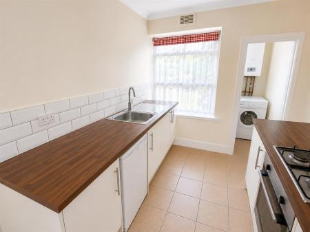 2 bedroom Flat to let in Florence Road, Bournemouth