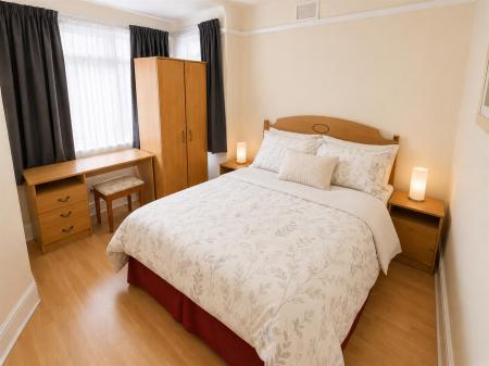 2 bedroom Flat to let in Florence Road, Bournemouth