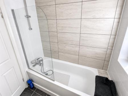2 bedroom Flat to let in Florence Road, Bournemouth