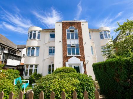 2 bedroom Flat to let in Florence Road, Bournemouth