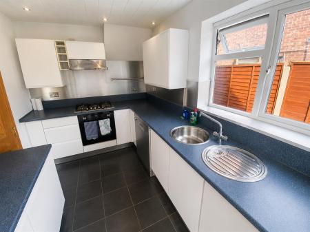3 bedroom Semi-detached house to let in Sandford Close, Bournemouth