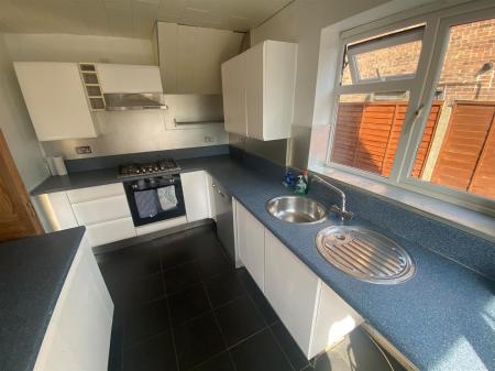 3 bedroom Semi-detached house to let in Sandford Close, Bournemouth