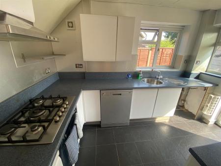 3 bedroom Semi-detached house to let in Sandford Close, Bournemouth
