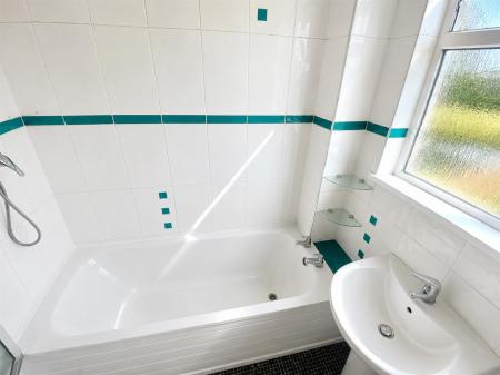3 bedroom Semi-detached house to let in Sandford Close, Bournemouth