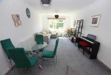 1 bedroom Flat for sale in Dean Park Road, Bournemouth