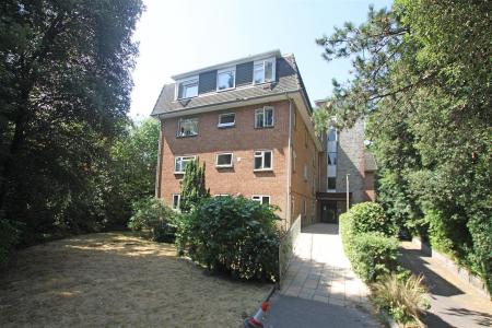 1 bedroom Flat for sale in Dean Park Road, Bournemouth
