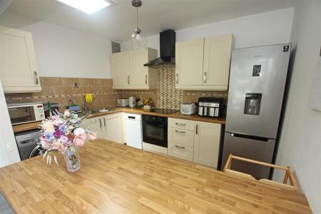 1 bedroom Flat for sale in Dean Park Road, Bournemouth