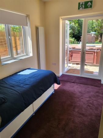 1 bedroom House share to let in Redhill Drive, Bournemouth