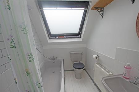 2 bedroom Flat to let in The Crescent, Bournemouth