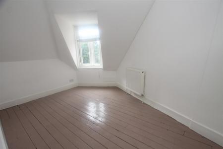 2 bedroom Flat to let in The Crescent, Bournemouth