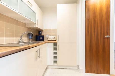 1 bedroom Flat to let in High Street, Poole