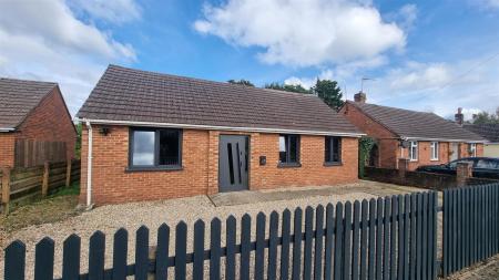 3 bedroom Detached bungalow for sale in Ford Lane, Ferndown