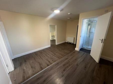 3 bedroom Flat to let in Charminster Road, Bournemouth