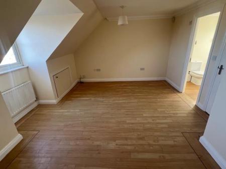 4 bedroom End of terrace house to let in Chapel Road, Poole
