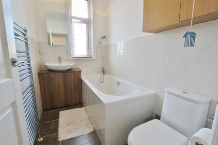 3 bedroom Detached house to let in Acland Road, Charminster, Bournemouth