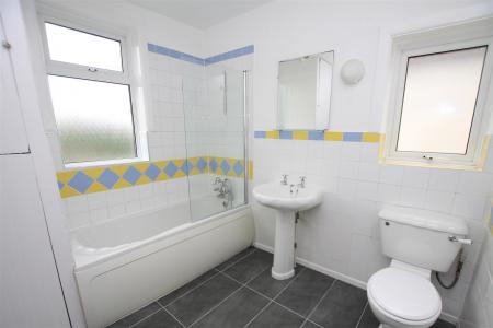 3 bedroom Semi-detached house to let in Claremont Avenue, Bournemouth
