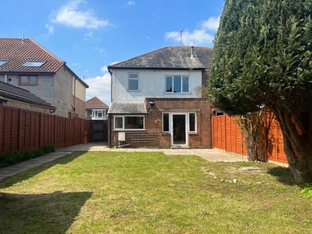 3 bedroom Semi-detached house to let in Claremont Avenue, Bournemouth