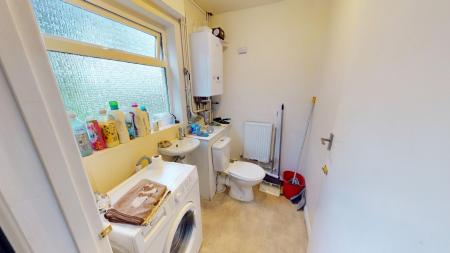 4 bedroom Terraced House to let in Bernard Road