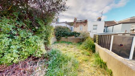 4 bedroom Terraced House to let in Bernard Road