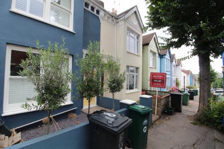 4 bedroom Terraced House to let in Bernard Road