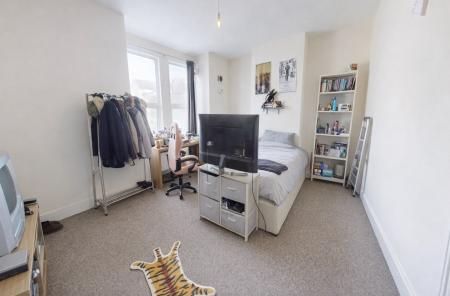 4 bedroom Terraced House to let in Brading Road, Brighton, BN2