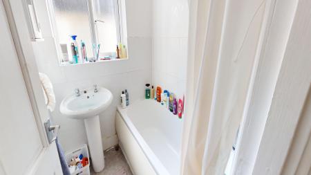 4 bedroom Terraced House to let in Brading Road, Brighton, BN2