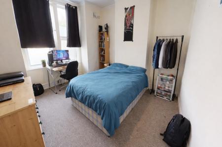 4 bedroom Terraced House to let in Brading Road, Brighton, BN2