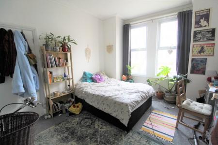 5 bedroom Terraced House to let in Brading Road