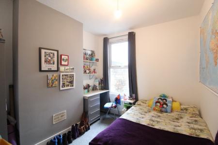 5 bedroom Terraced House to let in Brading Road