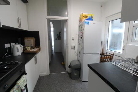 5 bedroom Terraced House to let in Brading Road