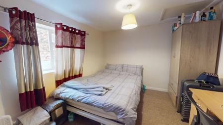 6 bedroom Semi-detached house to let in Ditchling Road, Brighton, BN1