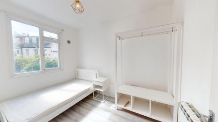 5 bedroom Flat to let in Elm Grove