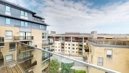 2 bedroom Apartment to let in Fleet Street