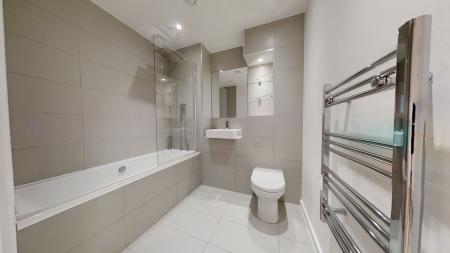 2 bedroom Apartment to let in Fleet Street