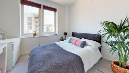 2 bedroom Flat to let in Fleet Street