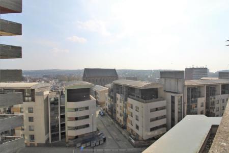 2 bedroom Flat to let in Fleet Street